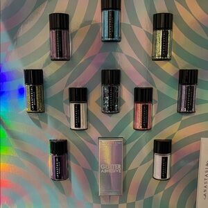 Anastasia Beverly Hill Box (box has scratches) 10 loose glitters with adhesive